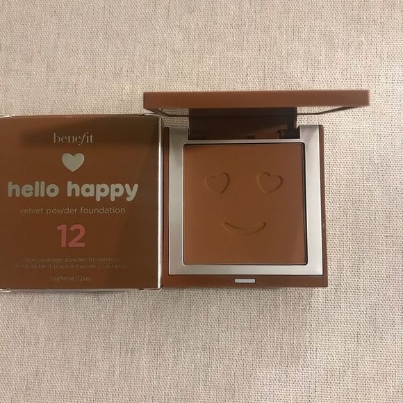 Benefit Hello Happy Velvet Powder Foundation - Picture 1 of 3